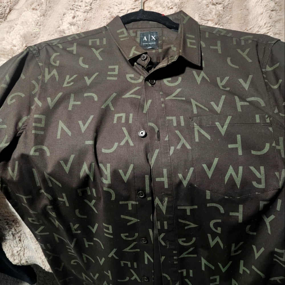 Men's Black and Green Shirt